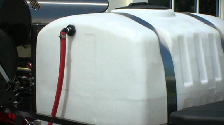 réservoir d'eau du nettoyeur haute pression 3