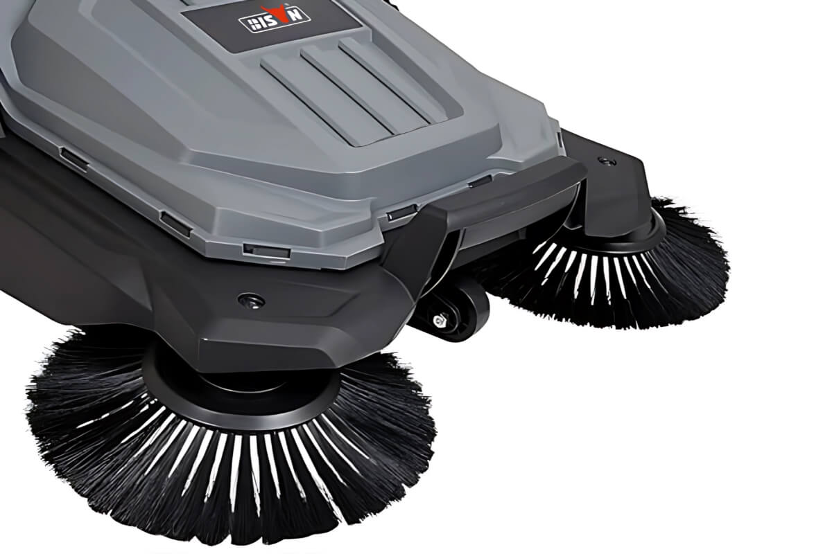 walk-behind-industrial-floor-sweeper-detail