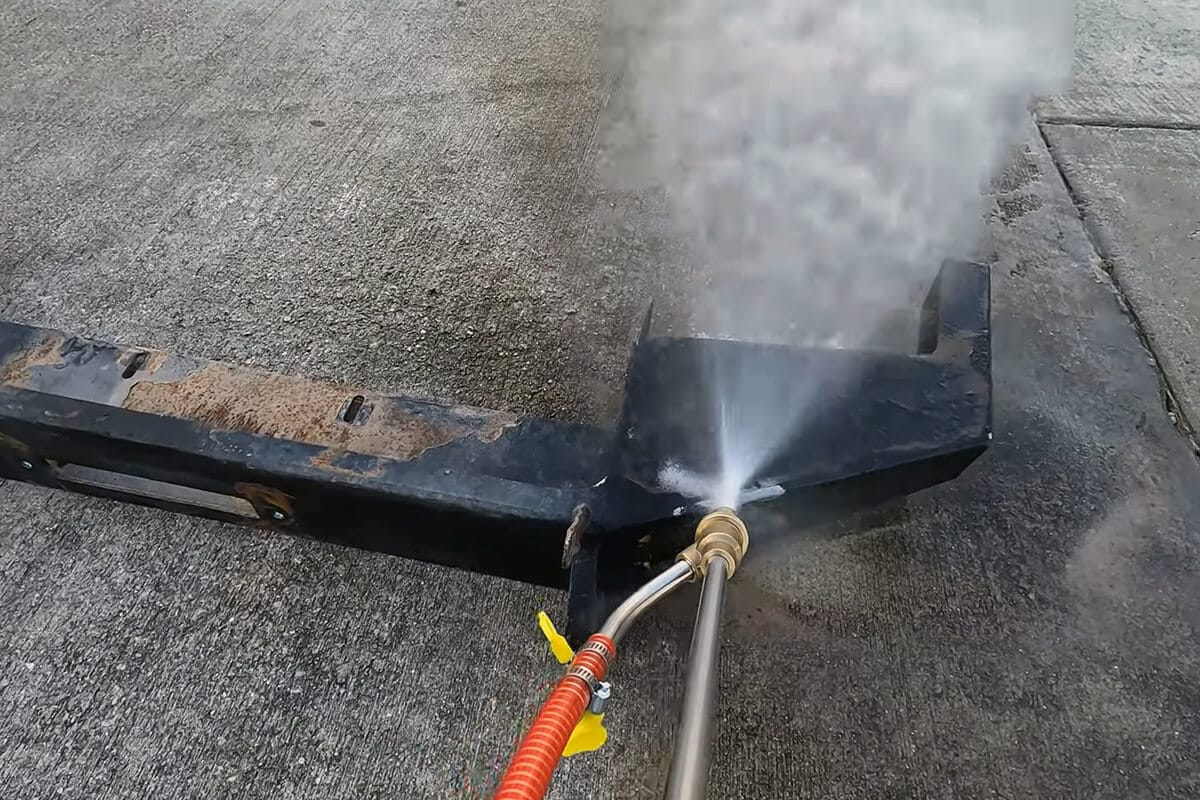proper-operating-techniques-for-using-a-pressure-washer-sandblaster
